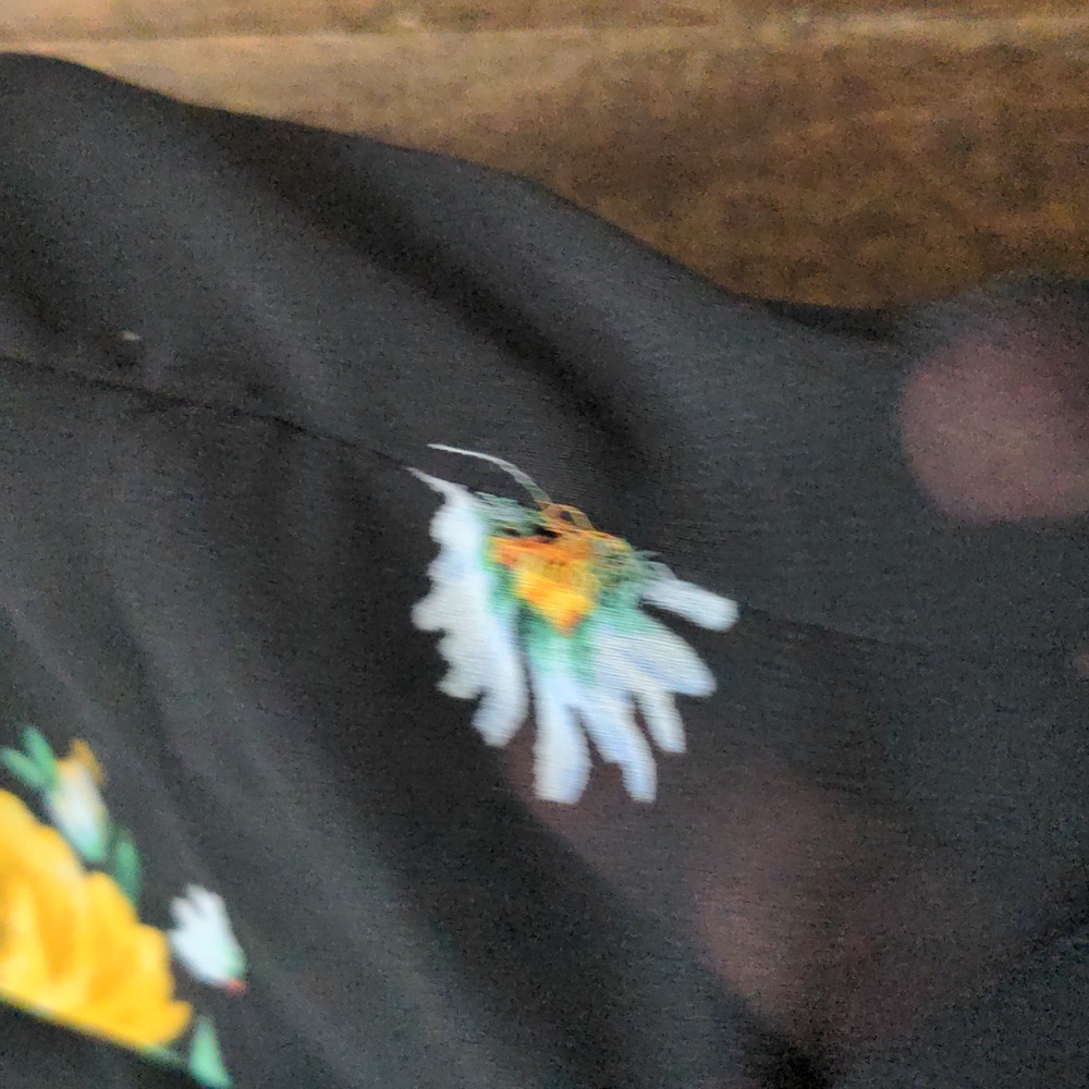 Torrid Black Floral Keyhole Top - Picture 4 of 6